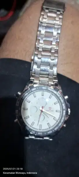 Jam tangan bekas