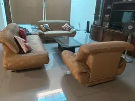Dijual murah sofa satu set sama meja