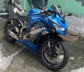 Kawasaki ninja zx25r