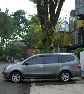 Nissan Grand Livina XV ultimate 2011 Matic