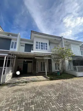Dijual rumah beserta isinya, 10 menit ke UGM / UII pusat