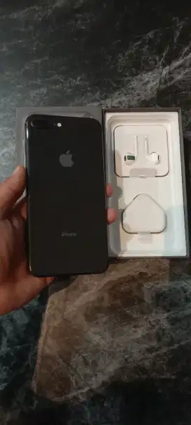 Iphone 8 Plus 64GB/ Hitam/ iBox