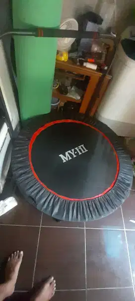 Kolum sport trampolin