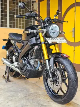 Yamaha XSR / XSR 155 2023 Shock [ Emas ], Black Premium Metalic.