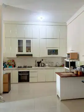 Rumah Nyaman di Tengah Kota Sidoarjo – Full Furnished!