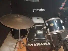 Dijual 1 set alat musik lengkap bekas studio