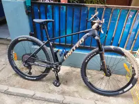 Sepeda gunung United Clovis 5.10 M 27,5