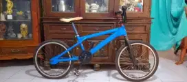 Sepeda bmx ukuran 20