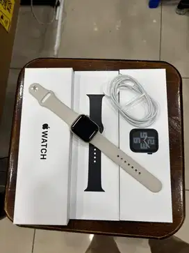 Apple watch series SE gen 1 40mm BH96%  warna gold like new