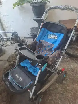 Stroller bayi masih baik