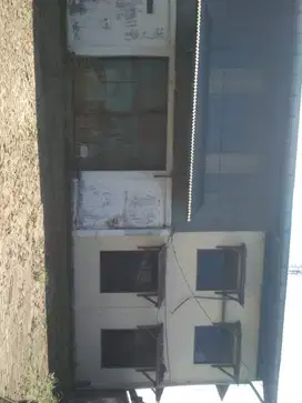 Kalianak. jalan utama. Gudang siap pakai