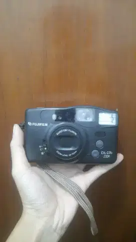 KAMERA FUJIFILM DAN OLYMPUS