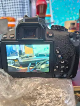 Jual Camera Canon DSLR EOS 650D TouchScreen