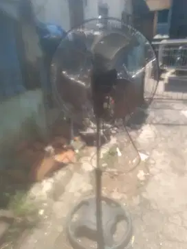 Kipas angin tornado maspion 18berdiri