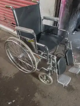 Kursi roda bekas kaki bisa selonjoran siap pakai