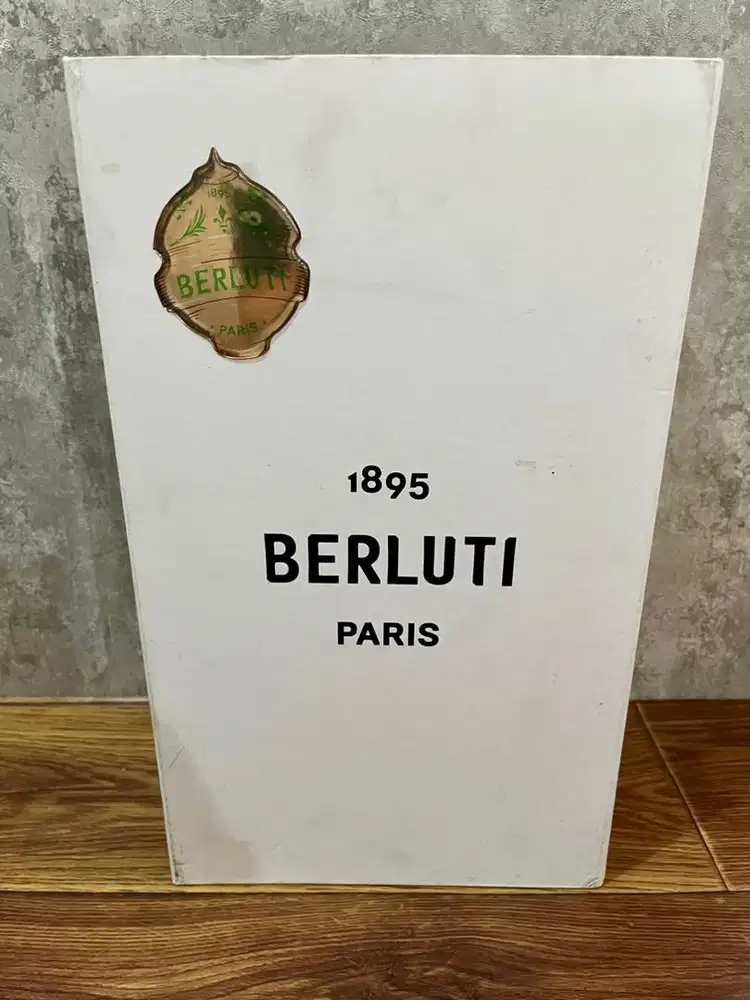 Box Sepatu Berluti