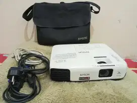 Proyektor Epson EB X200