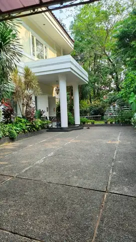 Dijual rumah siap huni di jalan wijaya kebayoran baru