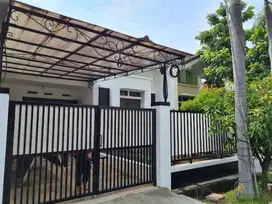 dijual rumah siap huni di cluster aralia harapan indah bekasi