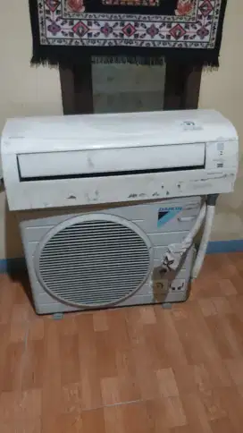 AC Daikin 1 PK bekas, normal