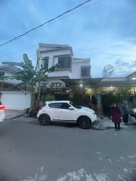 Dijual Rumah Induk dan Kosan Jl Bunga Dewandaru Suhat dekat Kampus UB