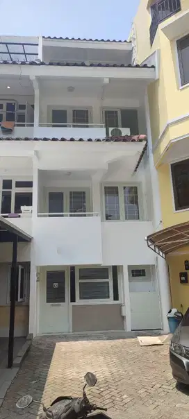 Dijual Townhouse Pantai Mutiara, Pluit, Jakarta Utara