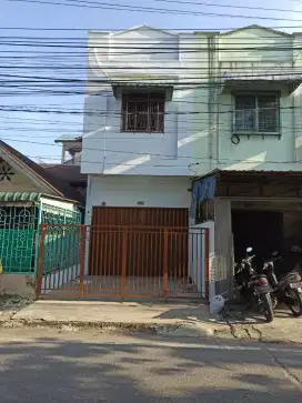 DISEWAKAN RUKO JAPARIS AMAN, STRATEGIS, BEBAS BANJIR