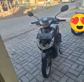 Yamaha Mio scooter