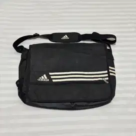 Tas Selempang Adidas