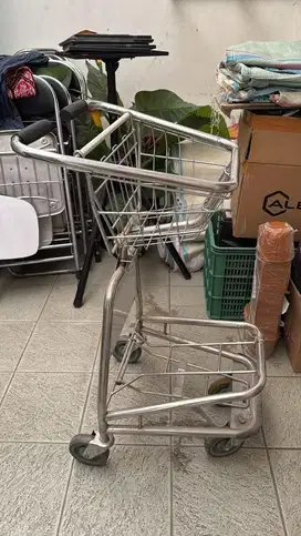 Troli belanja 2 tingkat