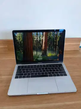 Macbook pro 2019 13 I5 Pinkspot second Garansi