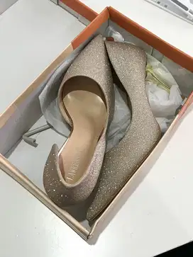 lawrensia heels