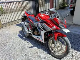 DIJUAL HONDA CBR 150R 2017