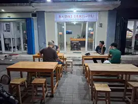 Karyawan Kedai Warkop