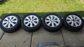 Velg OEM Yaris ring 15