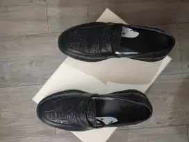 Sepatu PANTOVEL SLIP ON MERK  JOVEM ( BARU ) JUAL HARGA SECOND