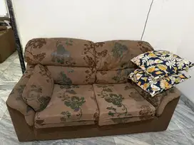 Sofa coklat motif