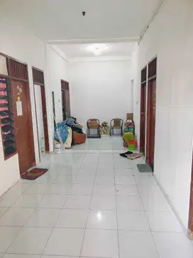 Rumah Kos Tengah Keramaian di Jl. Anggrek Semarang