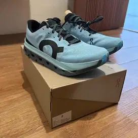 On Cloudflow 5 BNIB (100% authentic) size EU 43