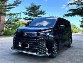 Toyota Voxy 2.0 matic 2022 TSS km rendah 30rb antik mulus sekali