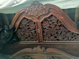 Dipan Tempat tidur Kayu Jati