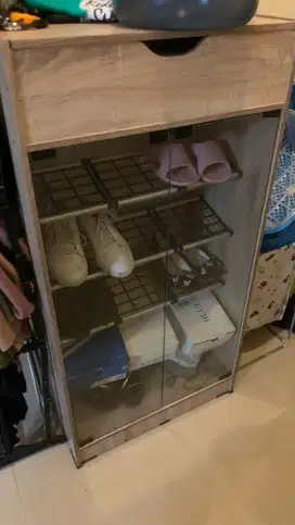 DIJUAL RAK SEPATU PINTU KACA