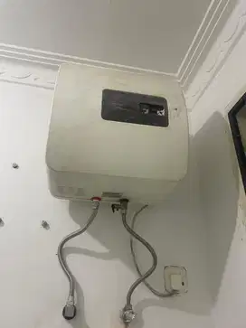 dijual water heater ariston dan midea