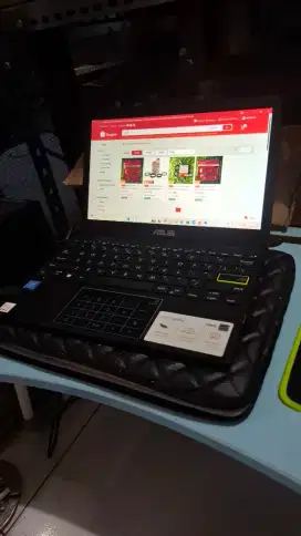 LEPTOP ASUS VIVOBOOK E210MAO PEACOCK BLUE