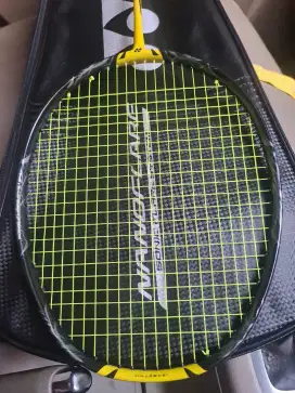 Dijual raket badminton yonex nanoflare 1000z second