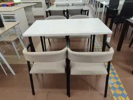 Meja makan set 4 kursi