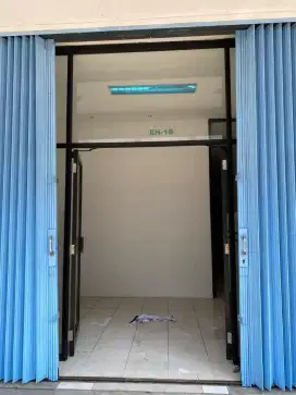 Disewakan ruko 3 lantai siap pakai