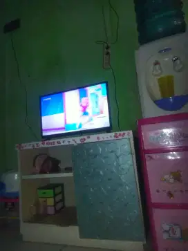 Di jual tv digital 24 inc merek tcl normal semua nominus