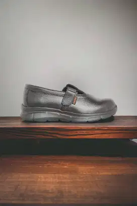 Pabrik harga sepatu safety Mojokerto