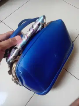 Tas karet anti air wanita ada 2